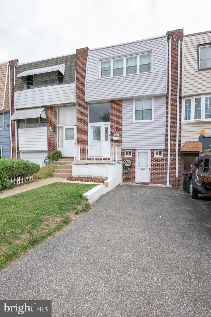 4207 Fairdale Road photo 3