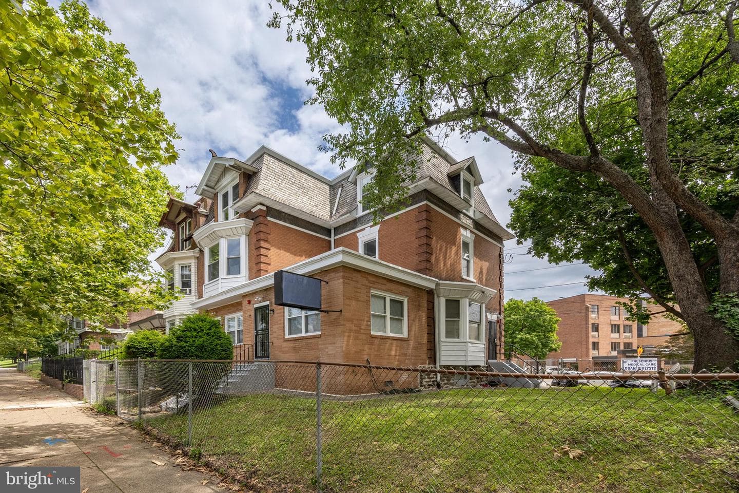 5213 N Broad St photo 3