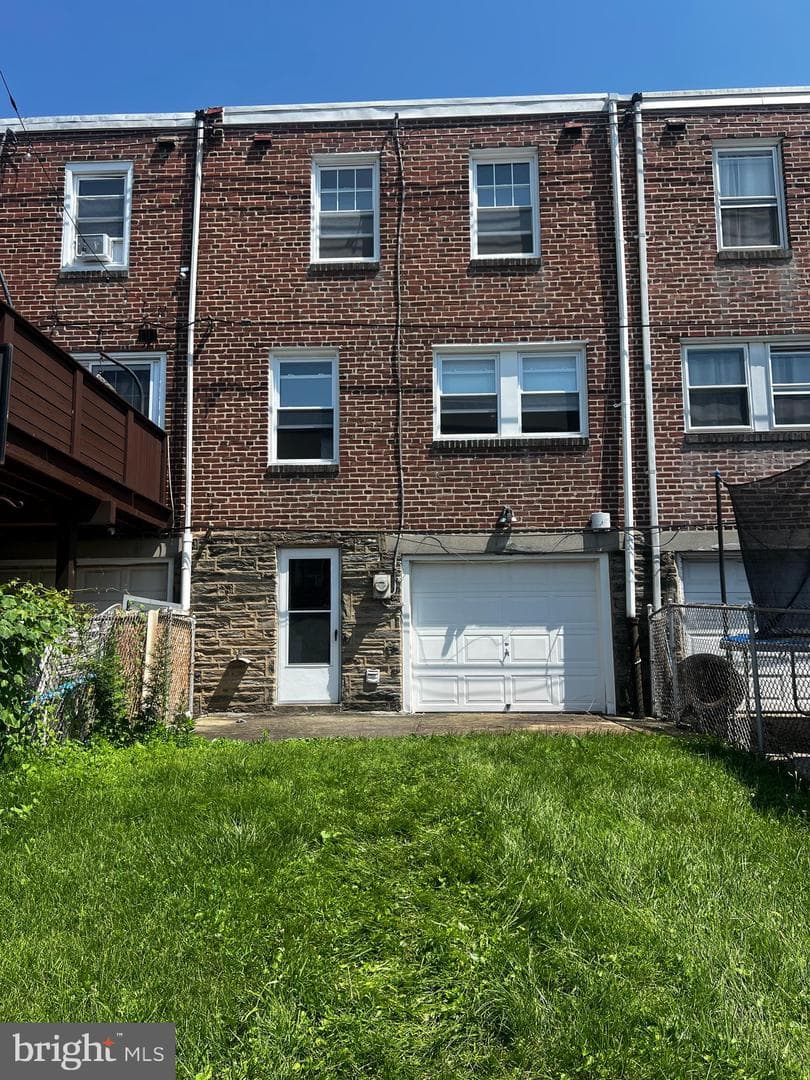 6038 Hasbrook Avenue photo 4