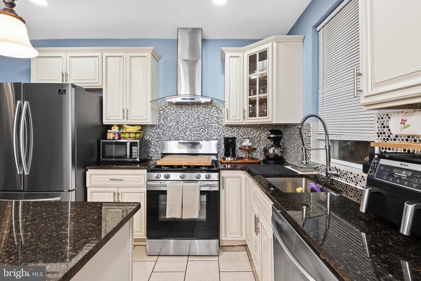 5134 N Fairhill Street photo 8
