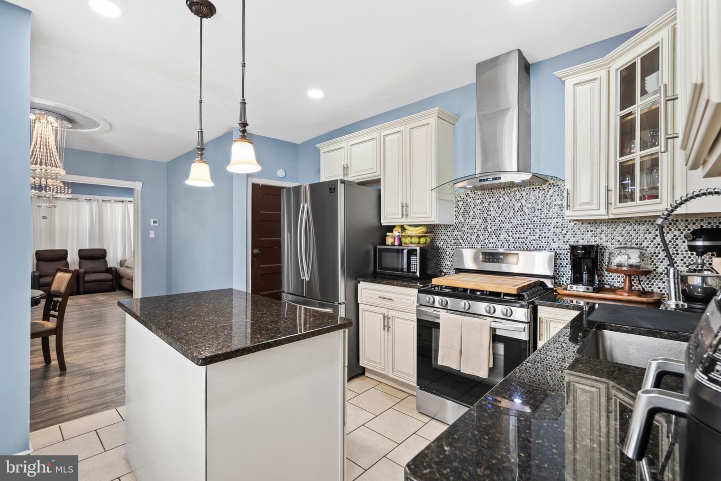 5134 N Fairhill Street photo 9