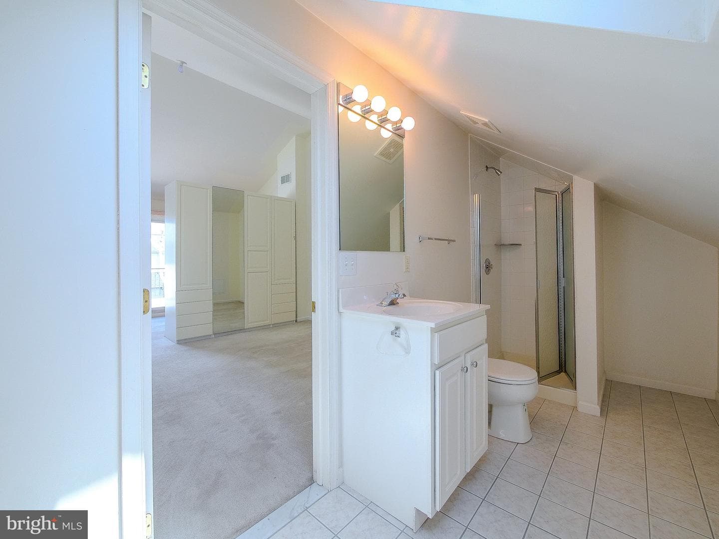 2419 South Street photo 28