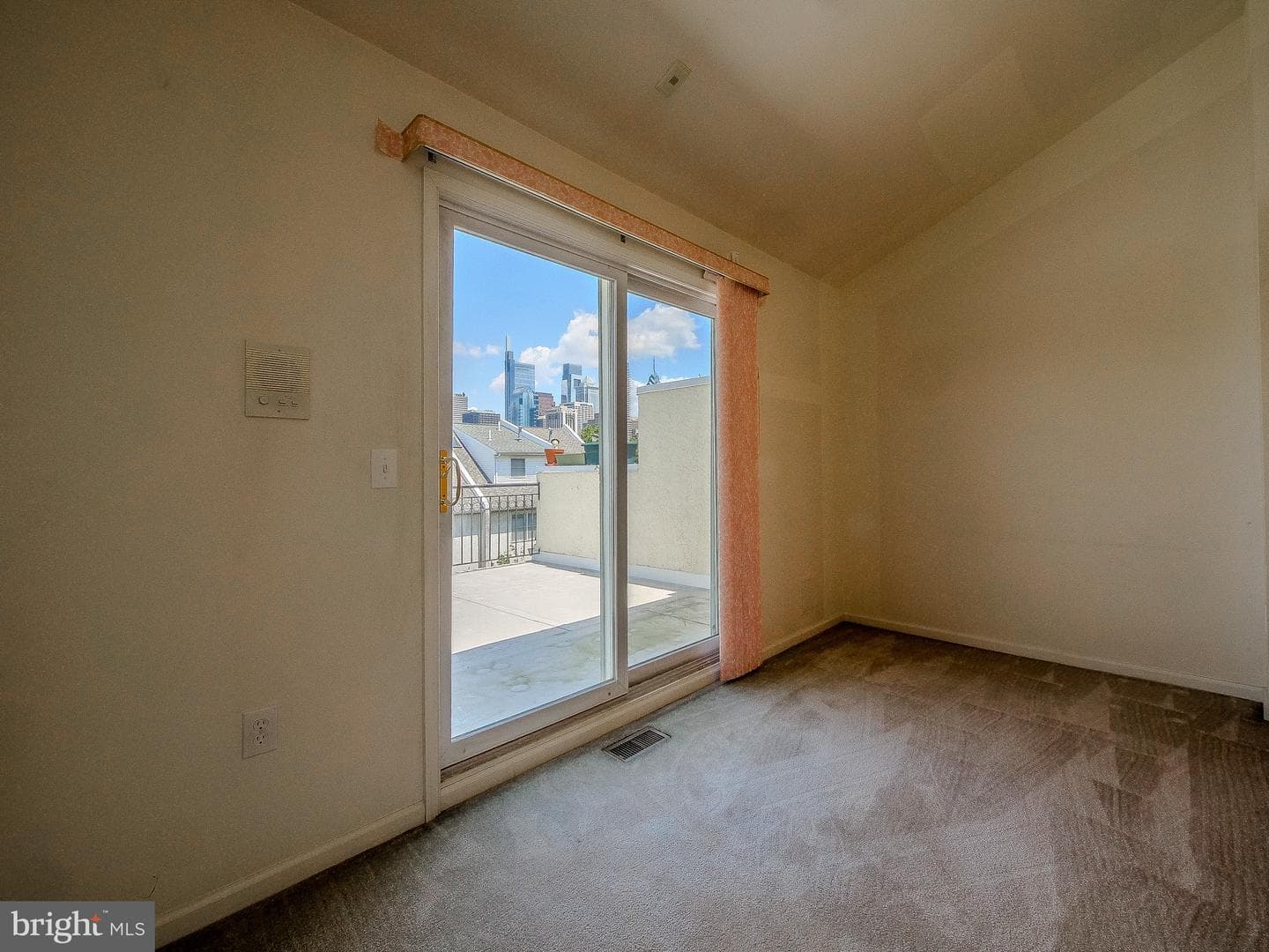 2419 South Street photo 30