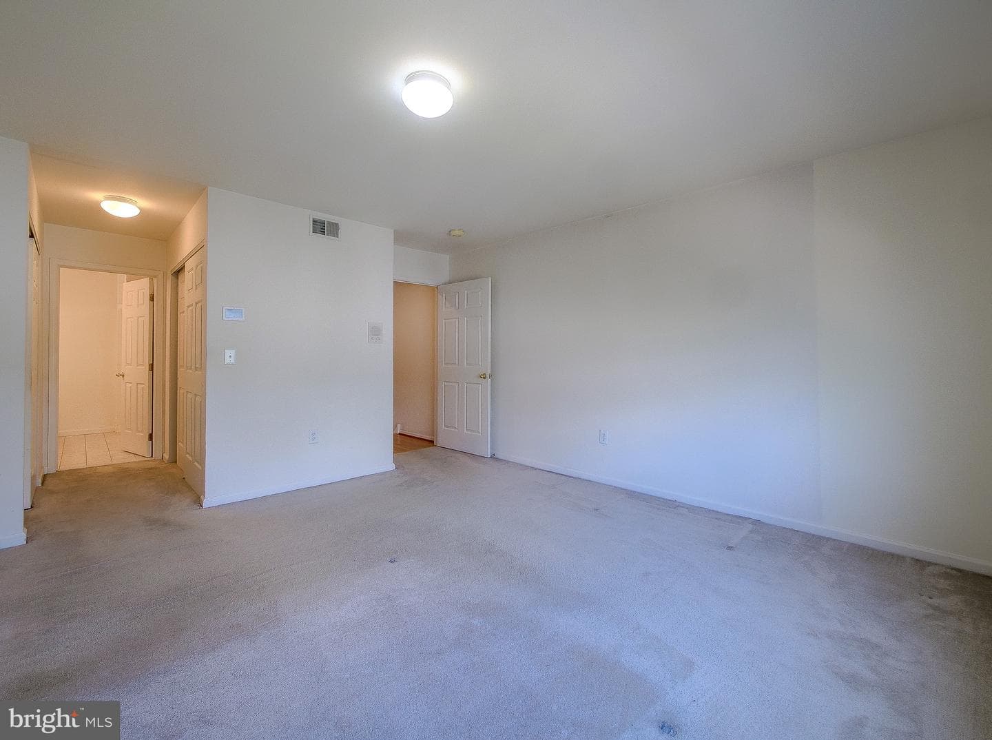 2419 South Street photo 37