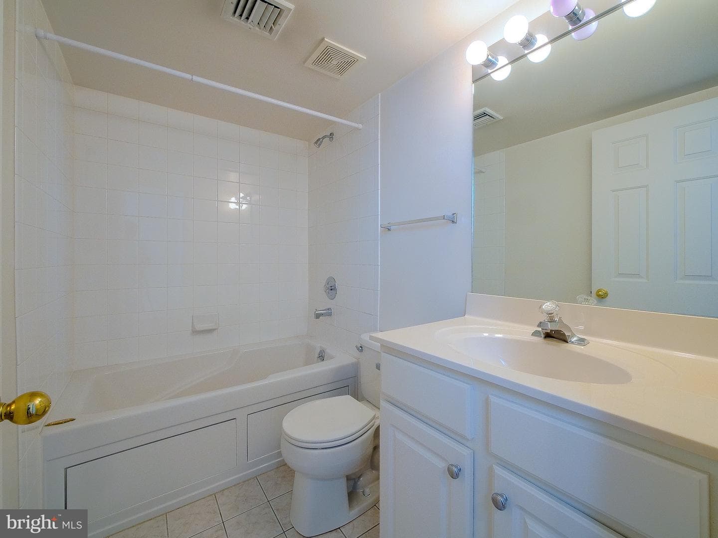 2419 South Street photo 47