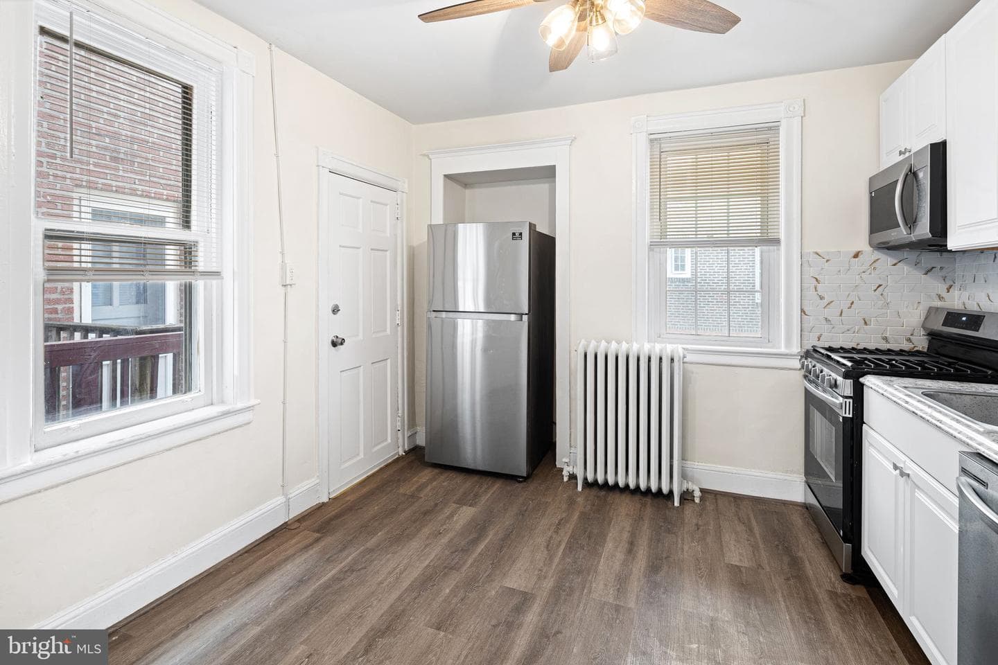 4010 Creston Street photo 4