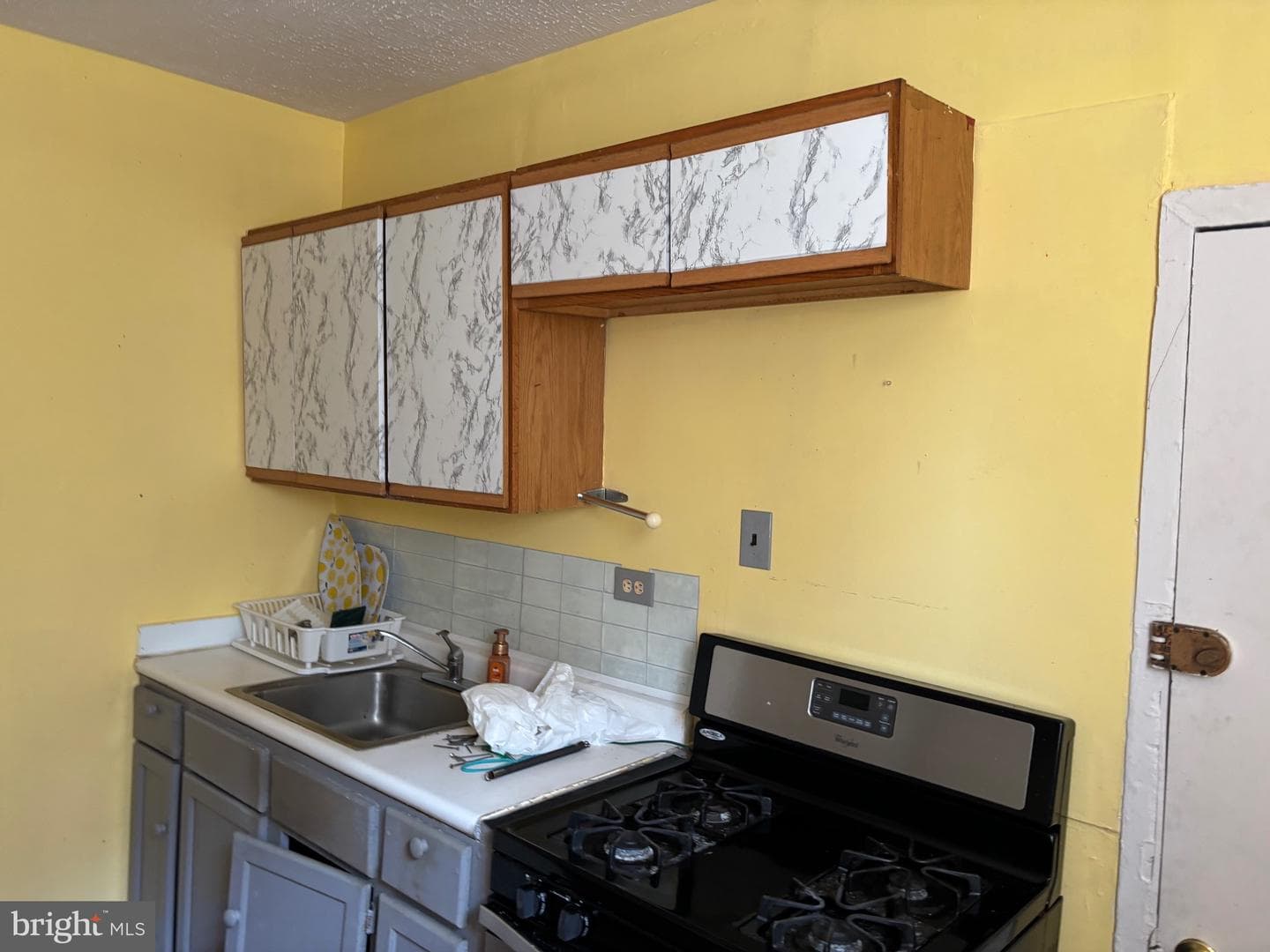 2506 N Mascher Street photo 9