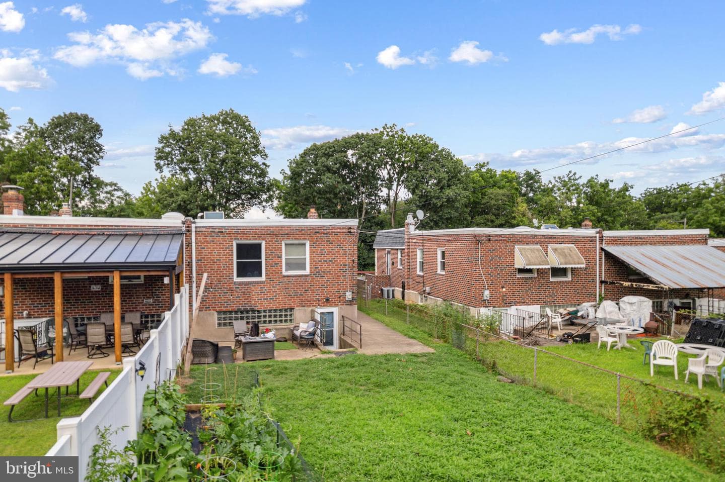 7018 Henry Avenue photo 14