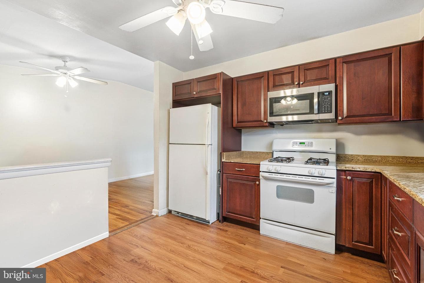 7018 Henry Avenue photo 5