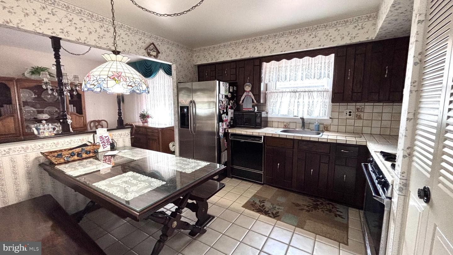 9401 Tulip Street photo 20