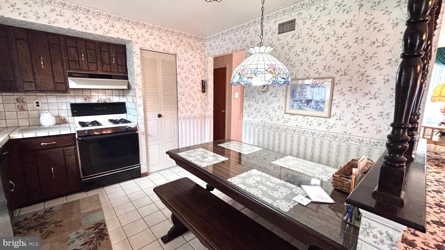 9401 Tulip Street photo 24