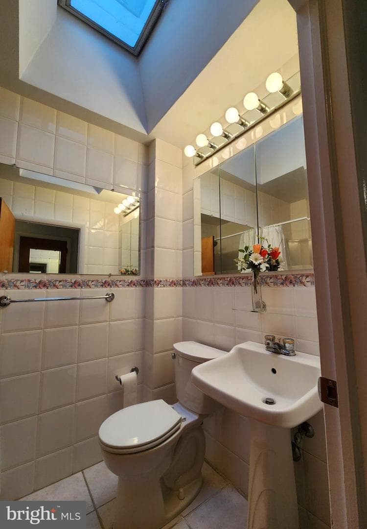 8835 Winchester Avenue photo 12