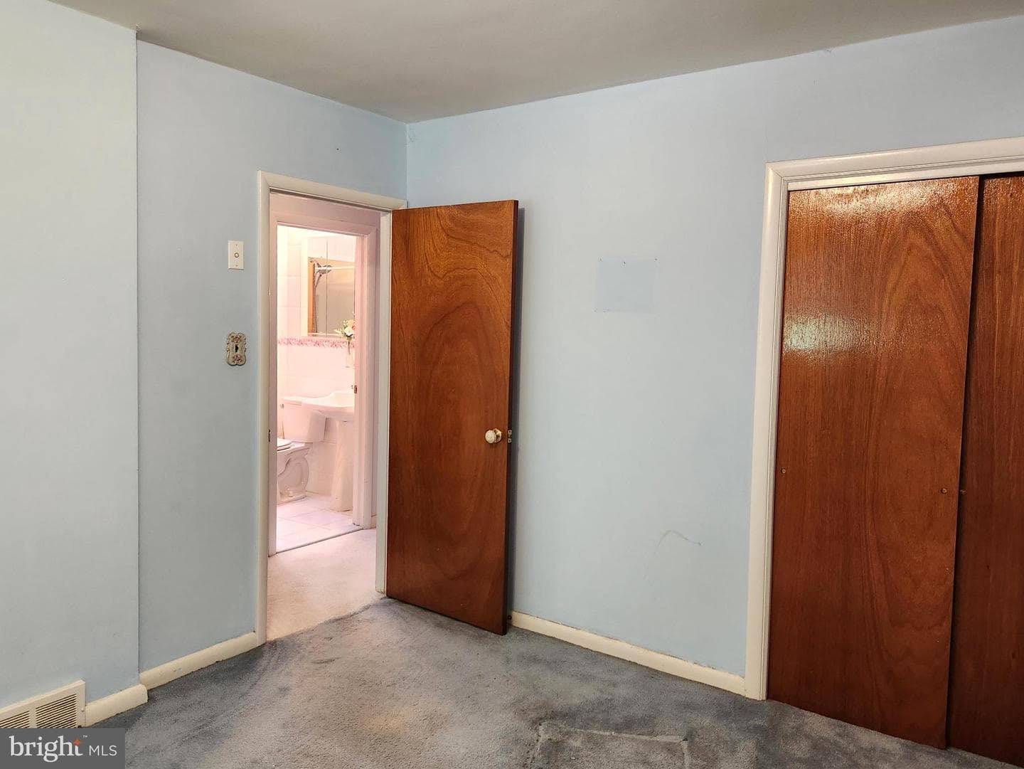 8835 Winchester Avenue photo 13