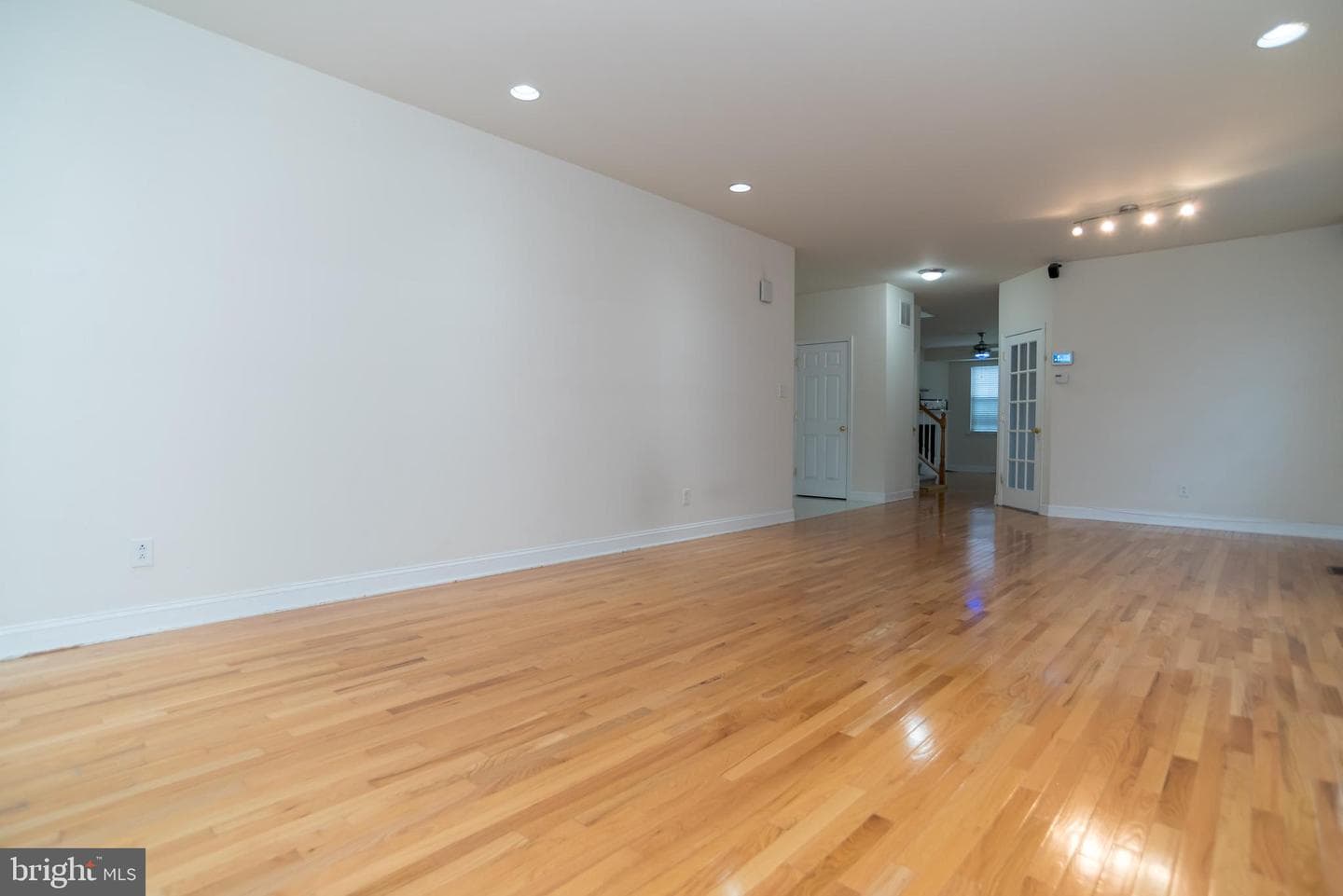 800 Red Lion Road photo 3