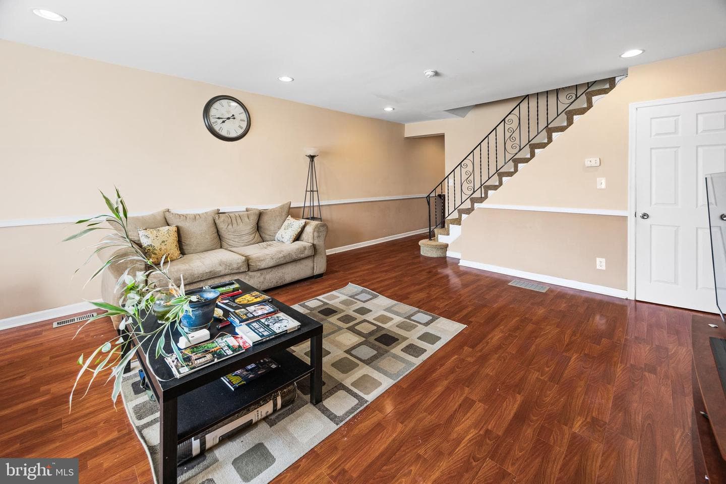 1837 73rd Avenue photo 4