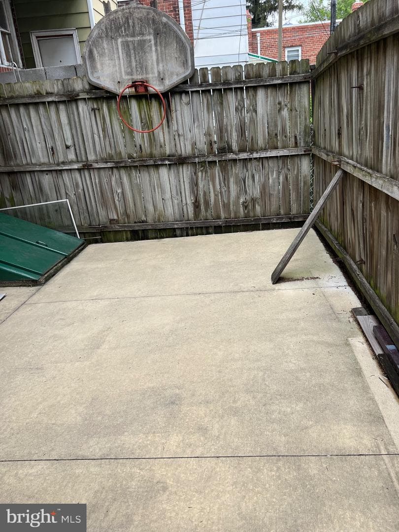 4941 N Front Street photo 14