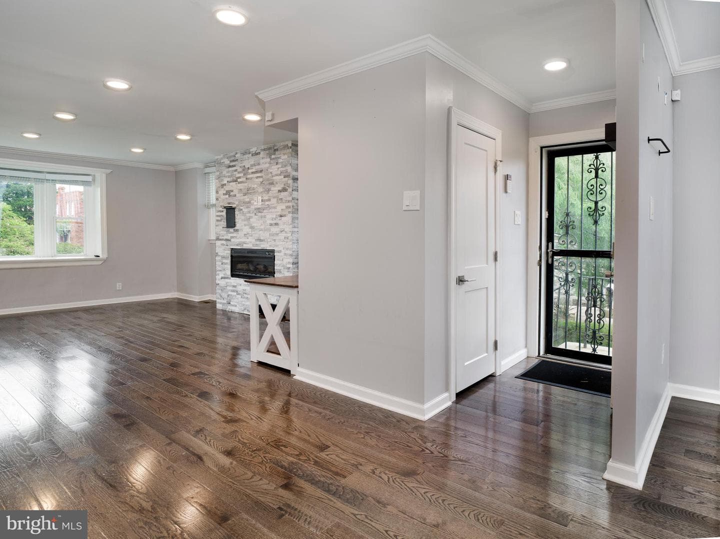 1218 E Cliveden Street photo 12