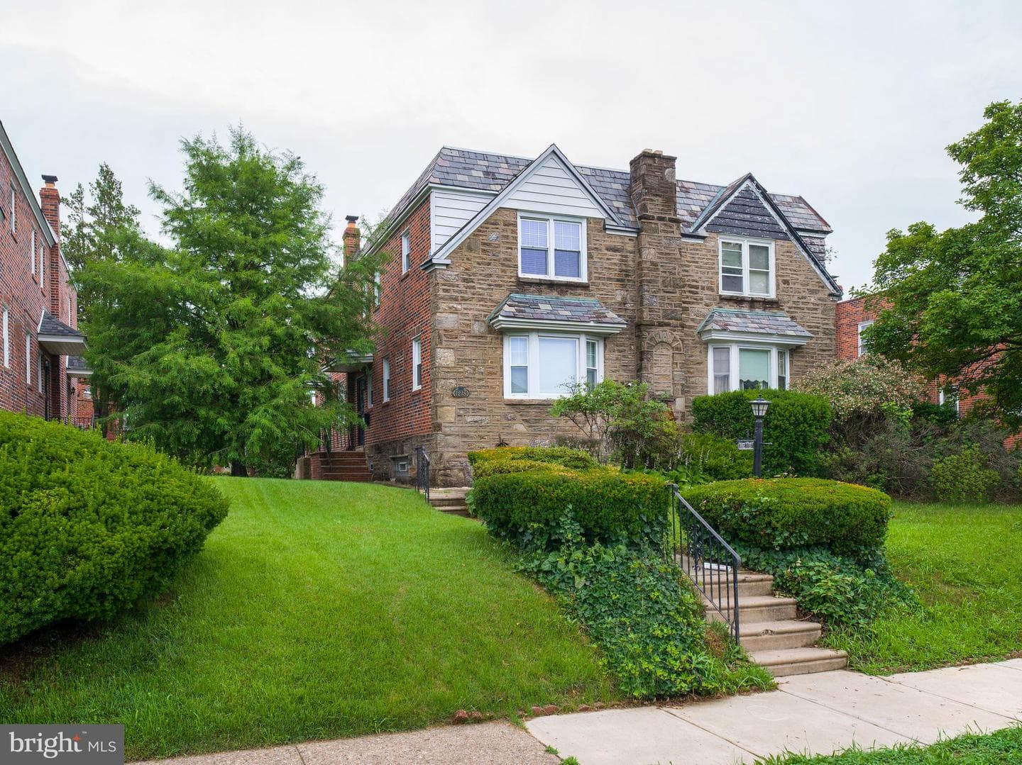 1218 E Cliveden Street photo 2