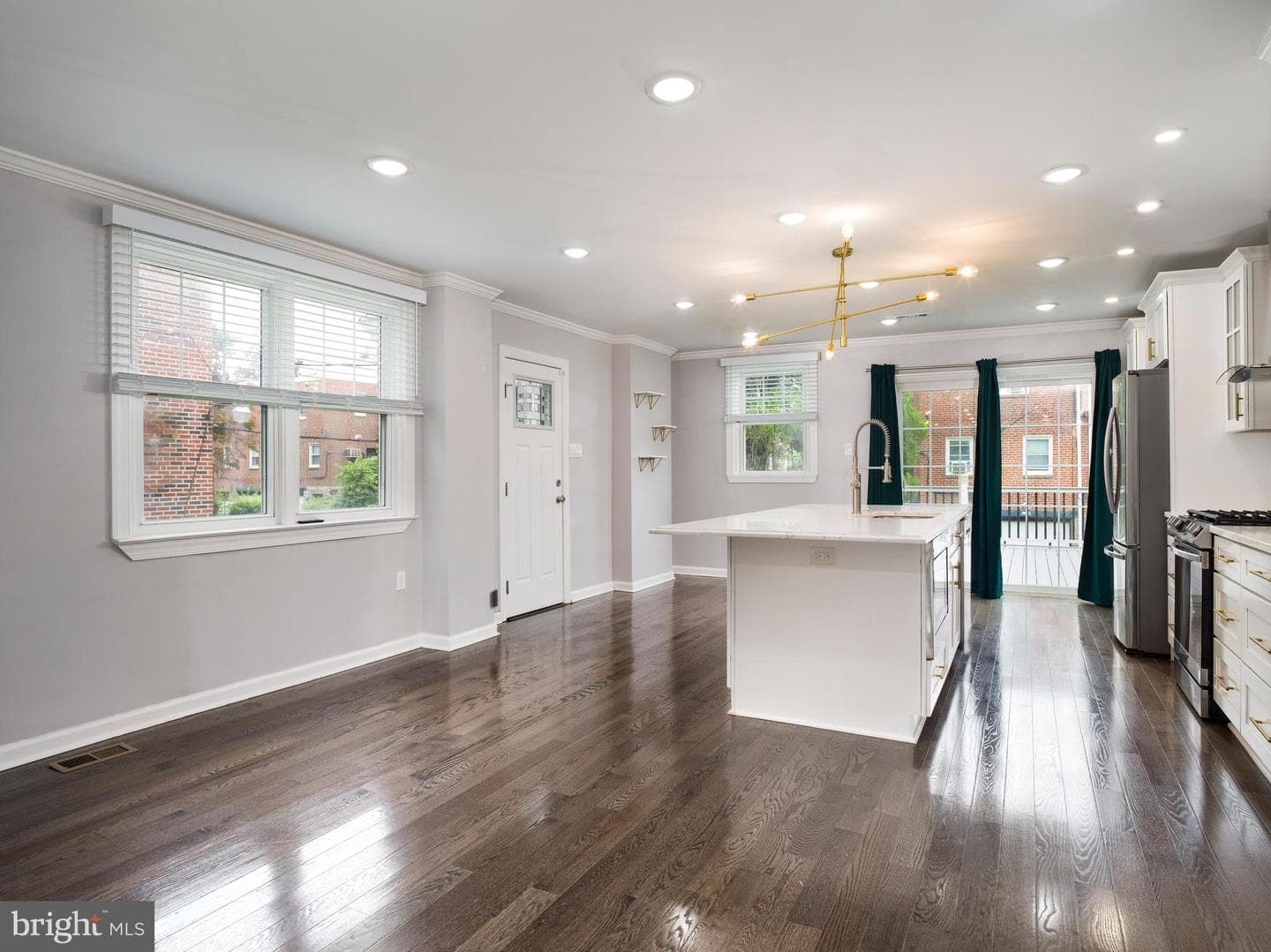 1218 E Cliveden Street photo 6