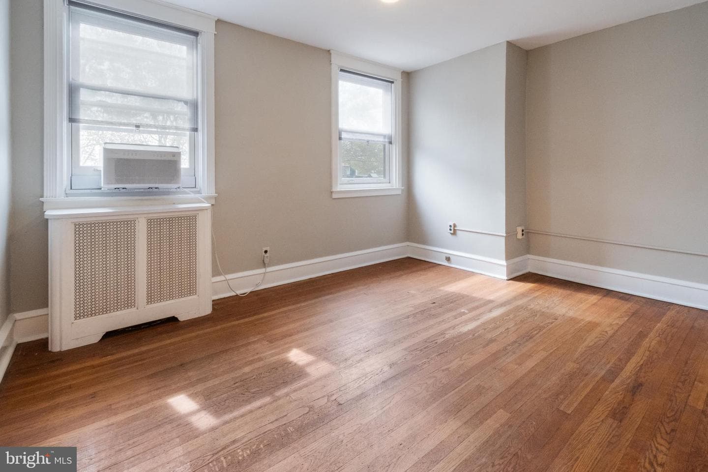 3426 Osmond Street photo 23