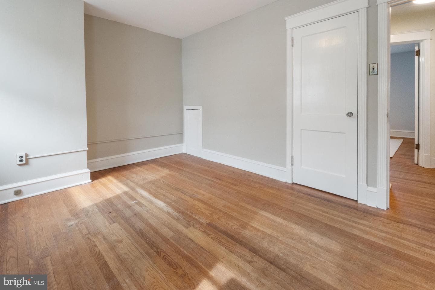 3426 Osmond Street photo 26