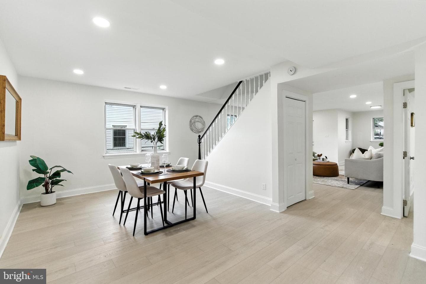 9219 Exeter Road photo 11