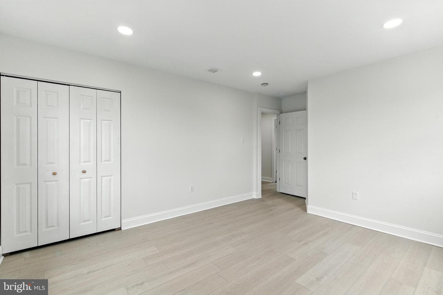 9219 Exeter Road photo 32