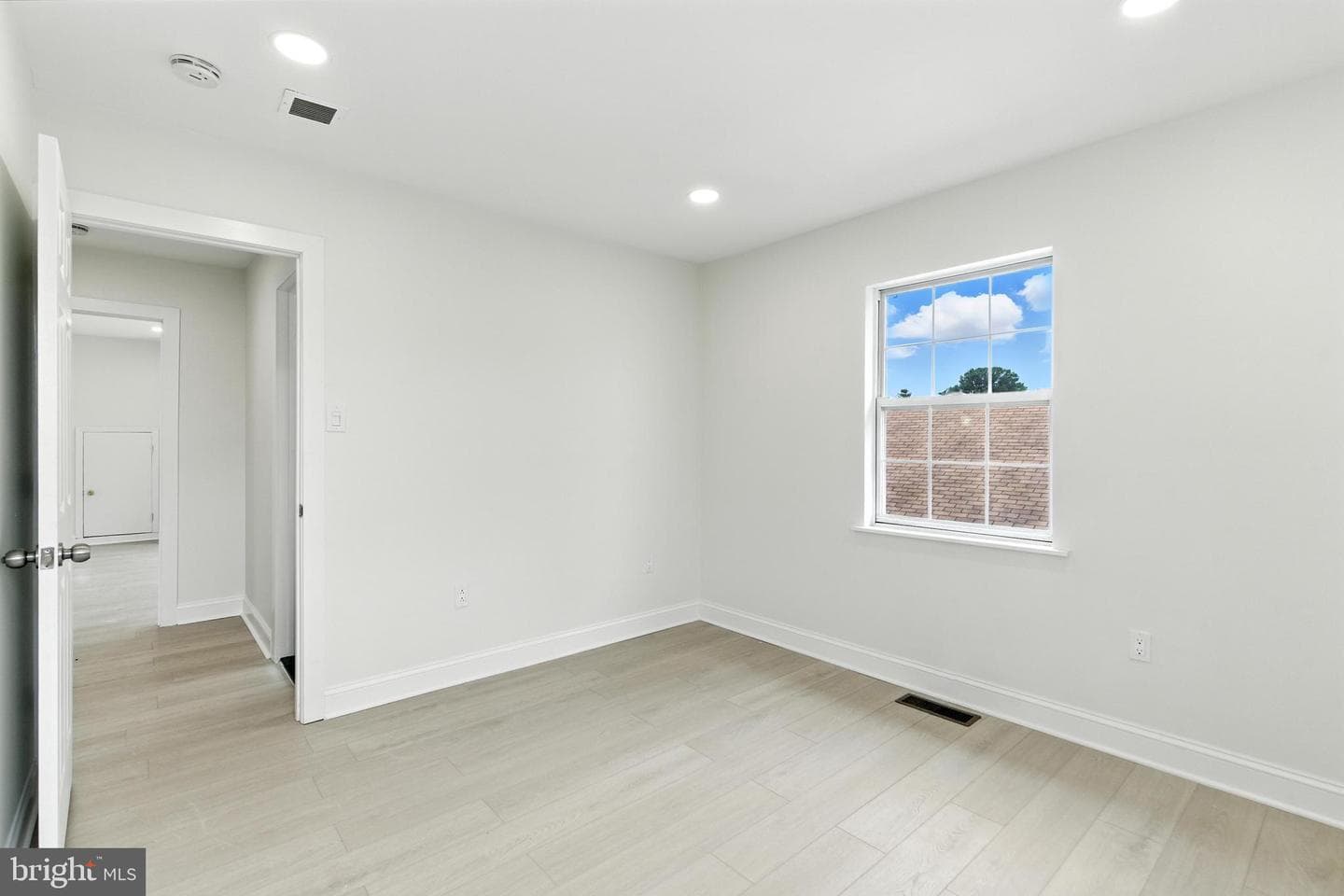 9219 Exeter Road photo 33