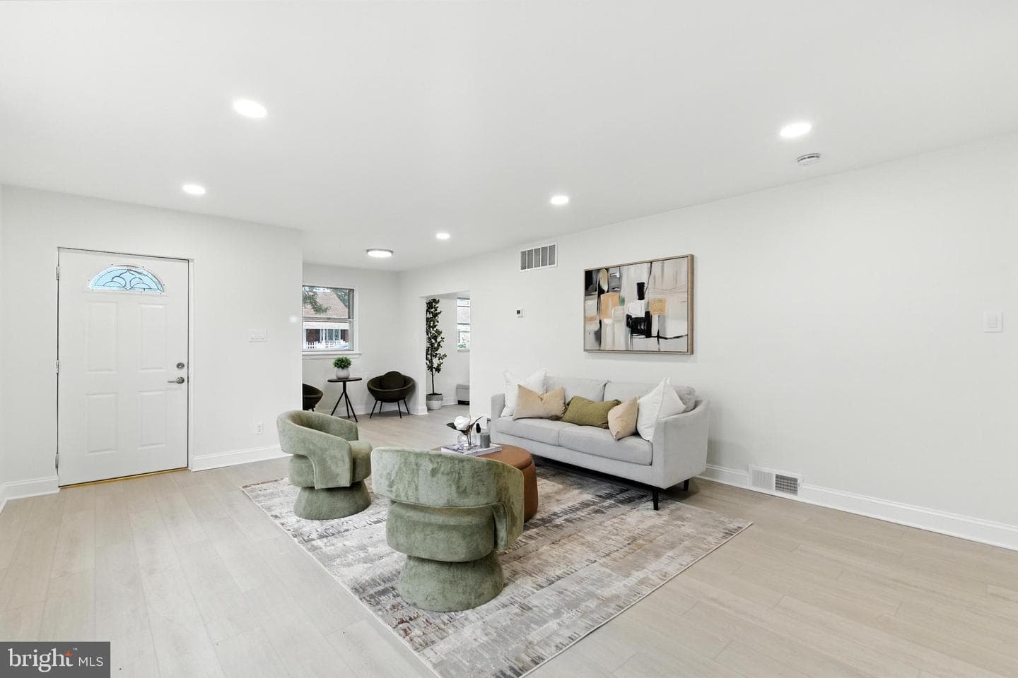 9219 Exeter Road photo 8