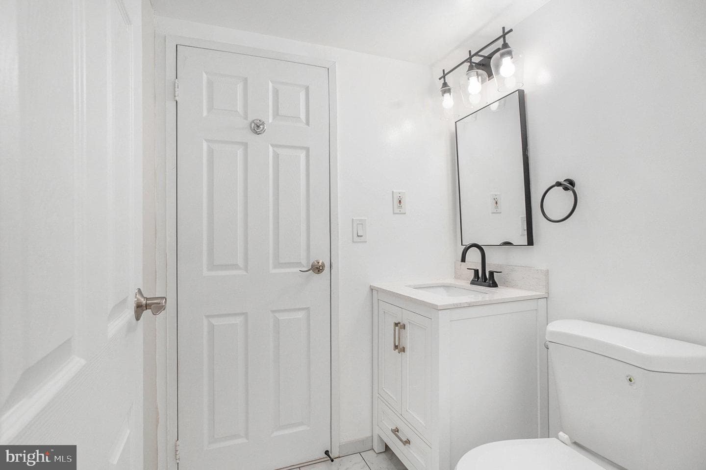 200 Lombard Street #623 photo 16