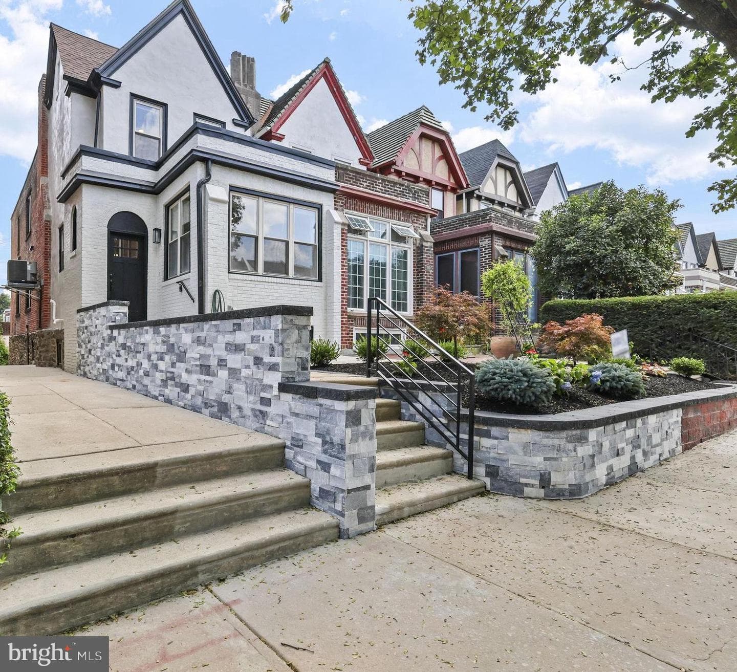 4910 Pine Street photo 1