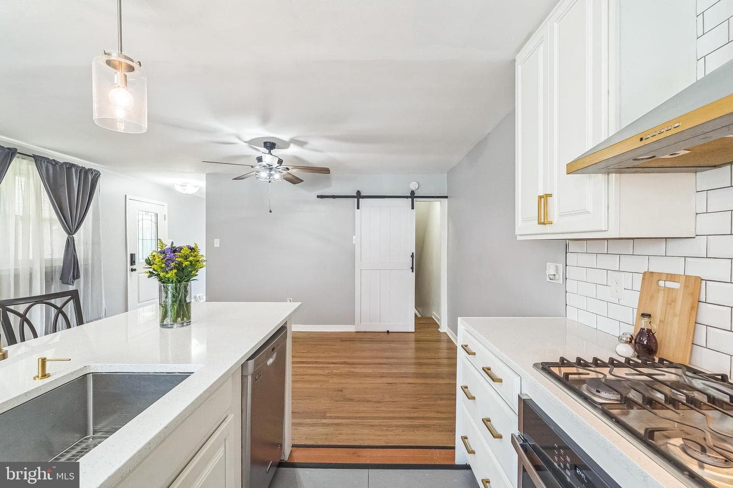 7448 Hill Road photo 13