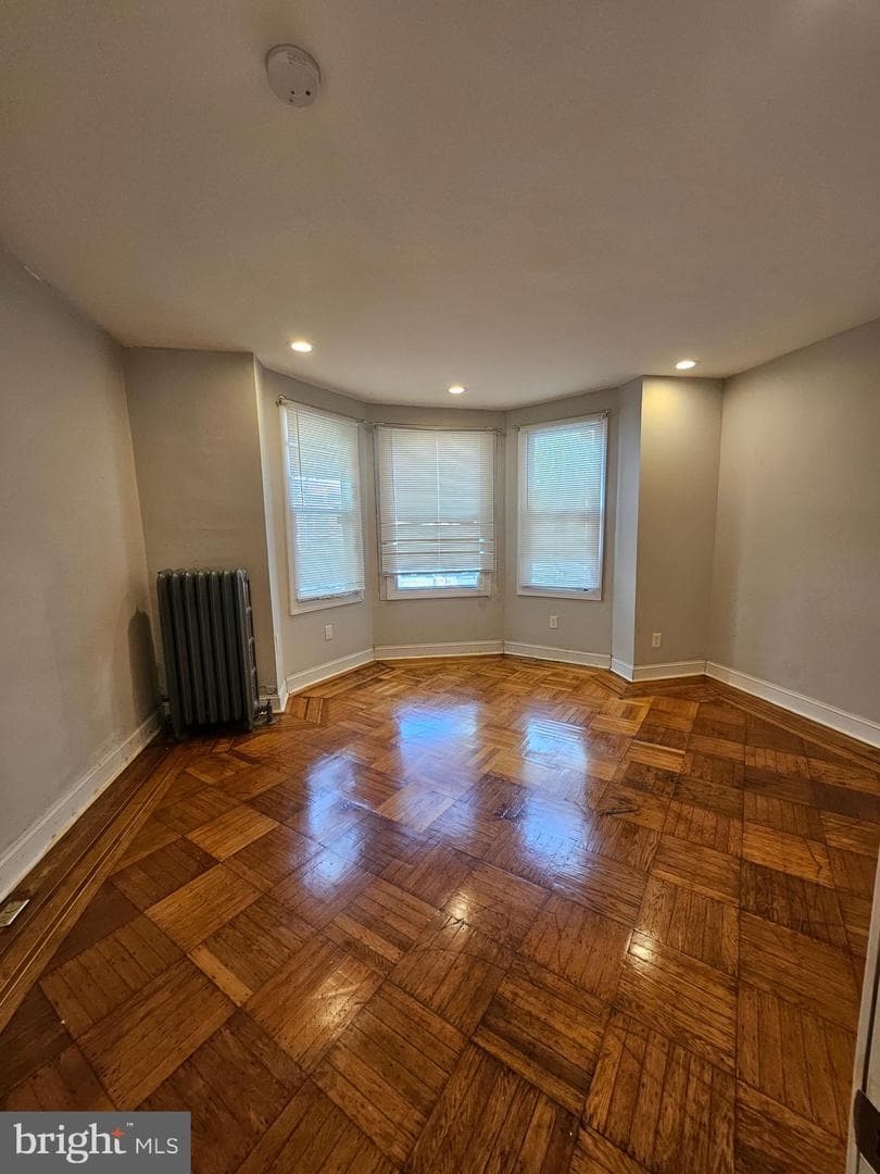 5524 Whitby Avenue photo 13