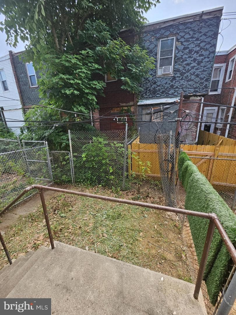 5524 Whitby Avenue photo 18