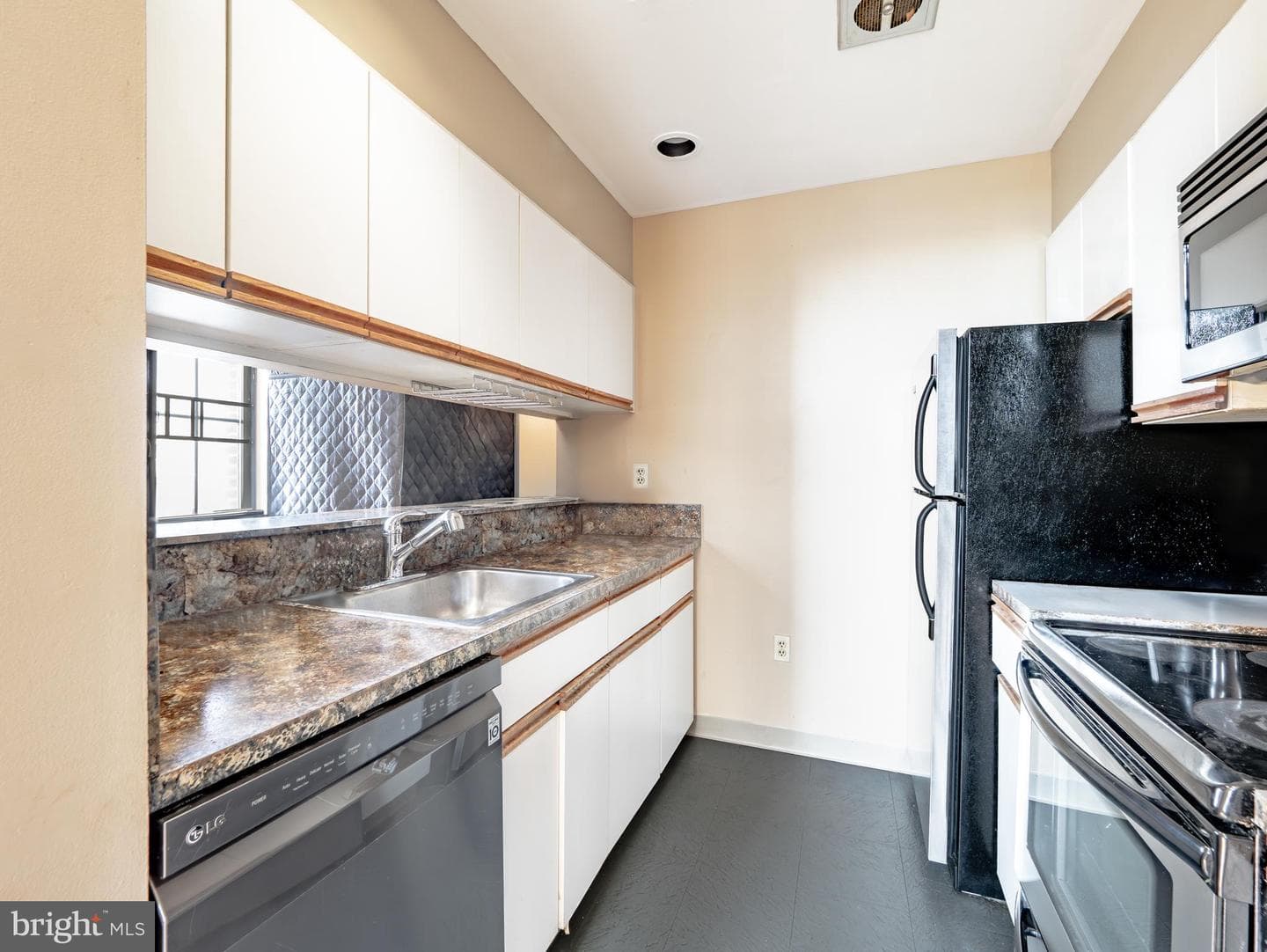 1601 Spring Garden Street #208 photo 6
