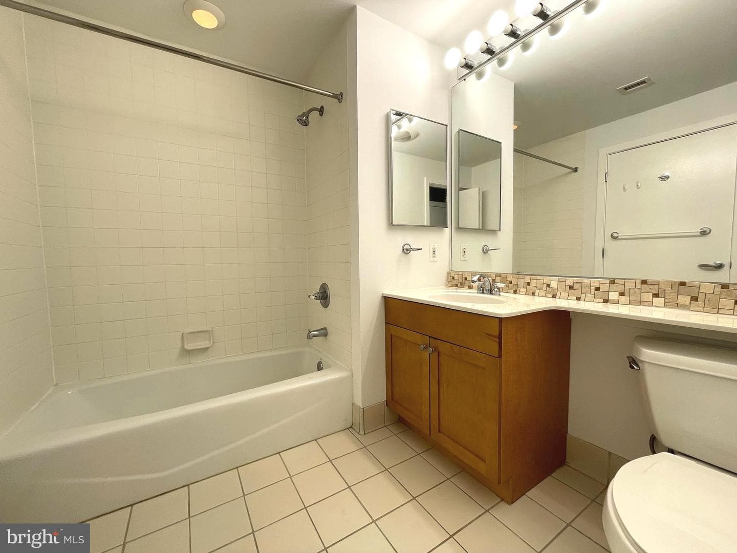 717 S Chris Columbus Boulevard #1404 photo 14