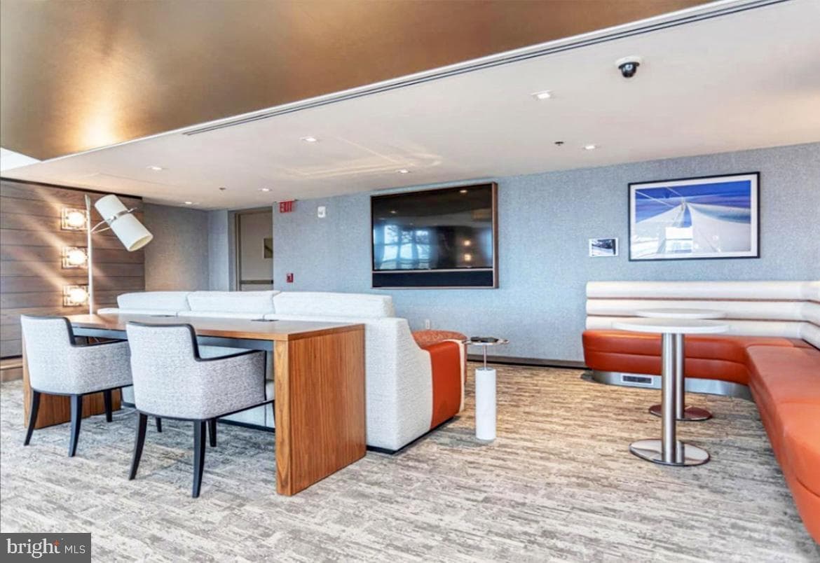 717 S Chris Columbus Boulevard #1404 photo 26