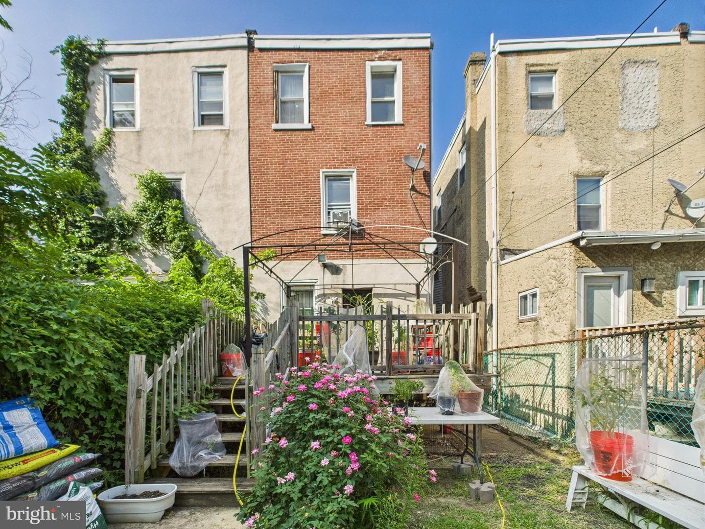 1812 W Erie Avenue