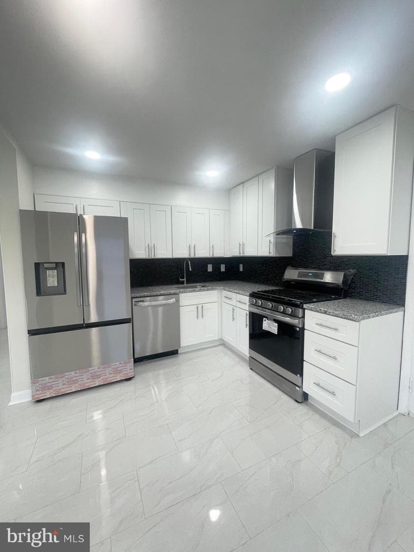825 Delray Street photo 11