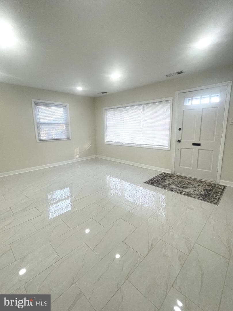 825 Delray Street photo 3