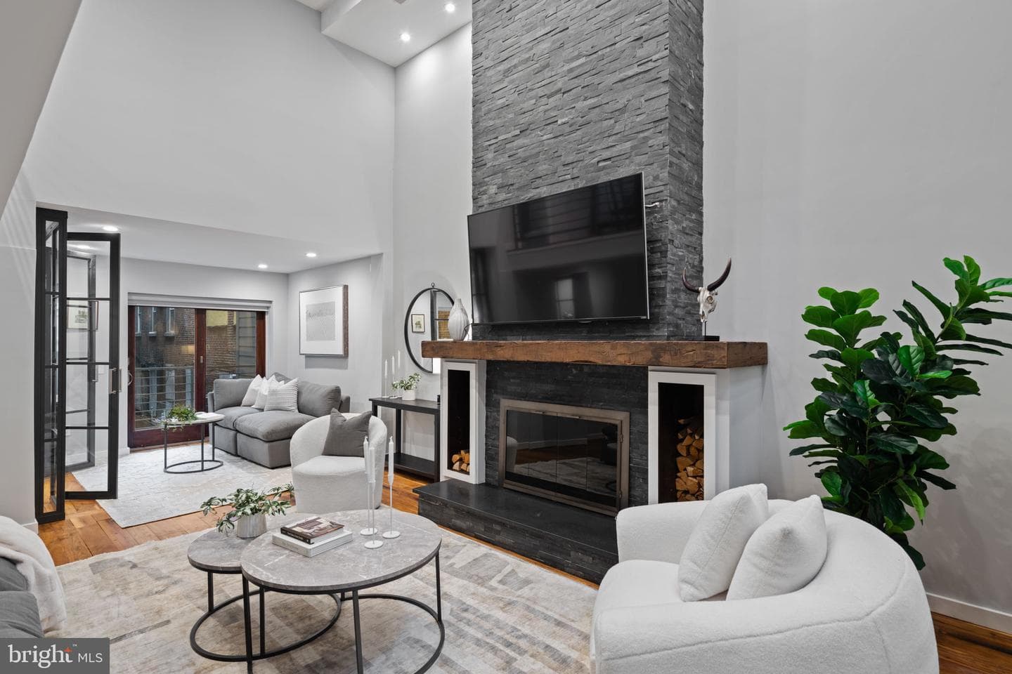 2030 Ranstead Street photo 1