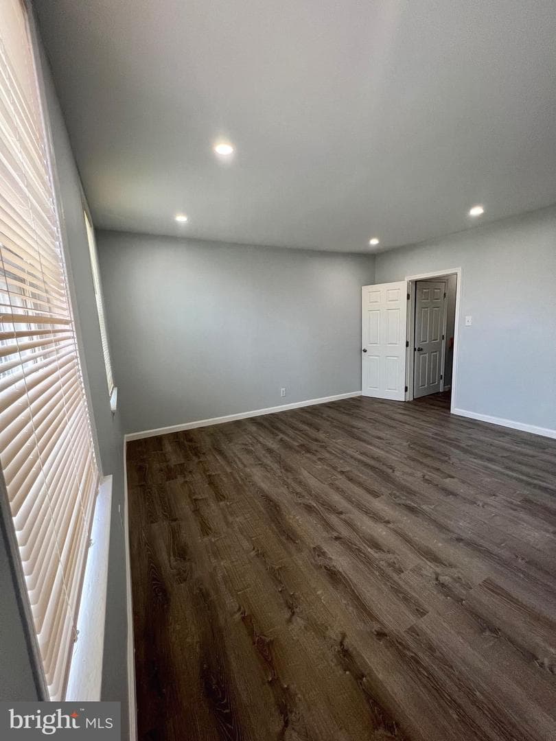 2108 E Cambria Street photo 7