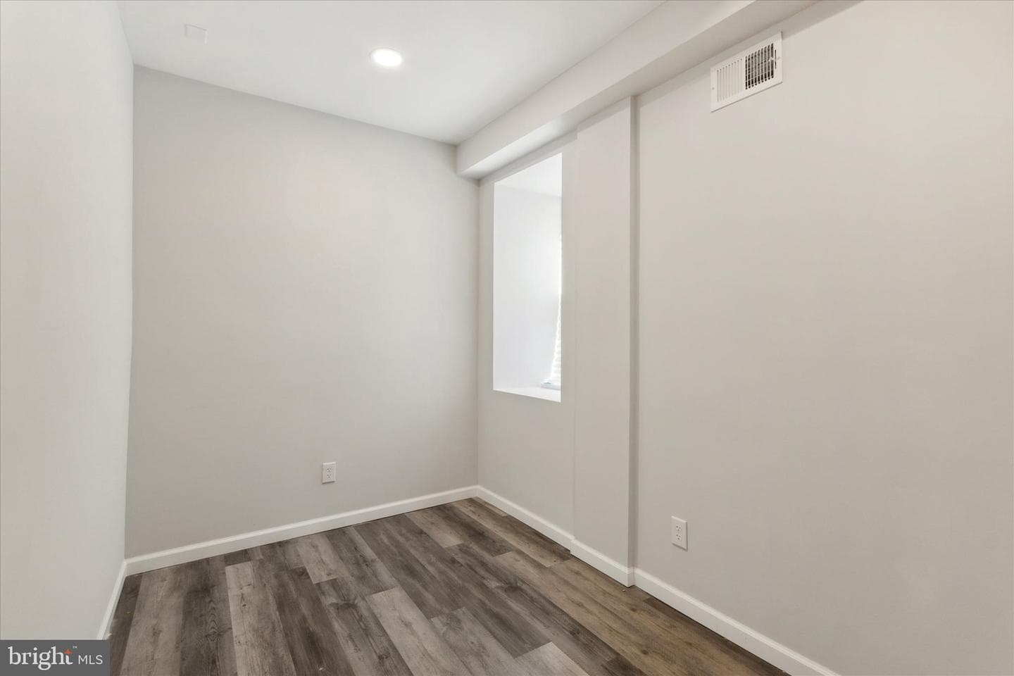 623 W Oxford Street photo 16