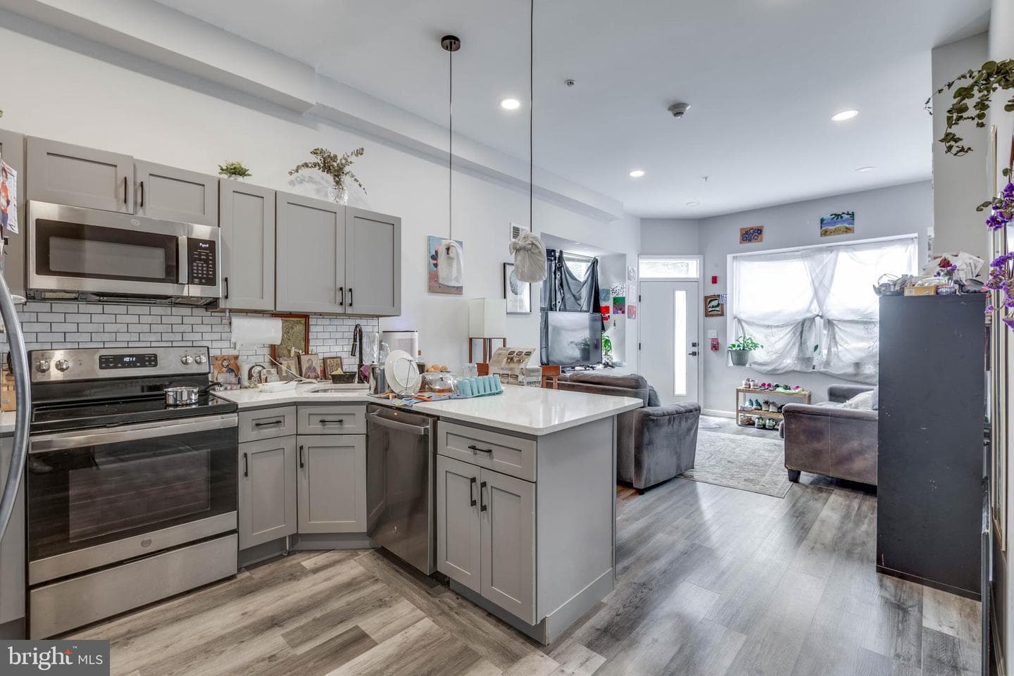 623 W Oxford Street photo 22