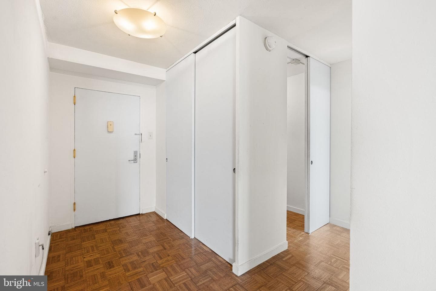 604 S Washington Square #1111 photo 2