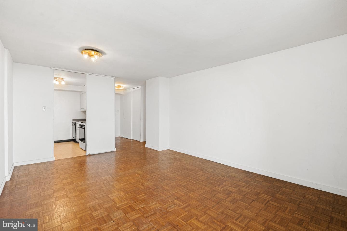 604 S Washington Square #1111 photo 5