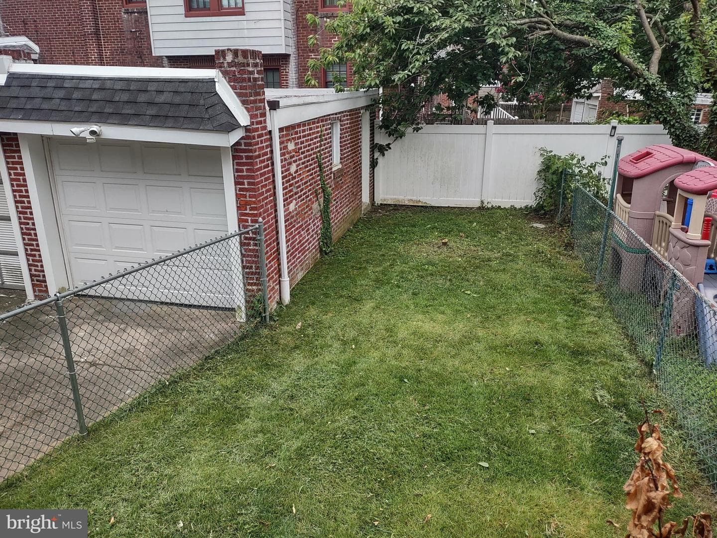 218 Hartel Avenue photo 45