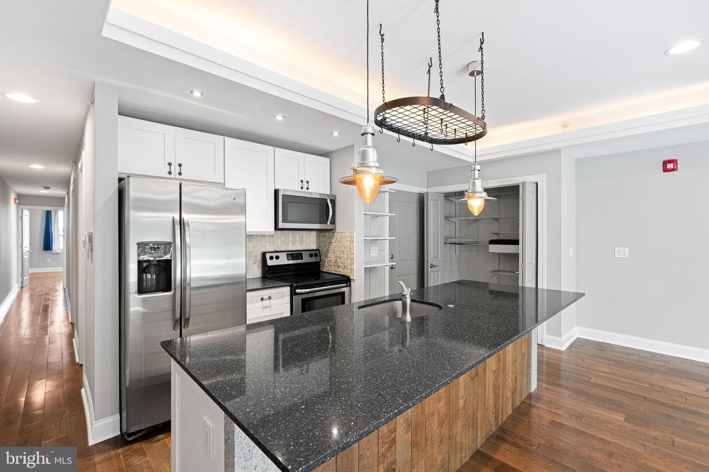 1022-24 Fairmount Avenue #6 photo 3