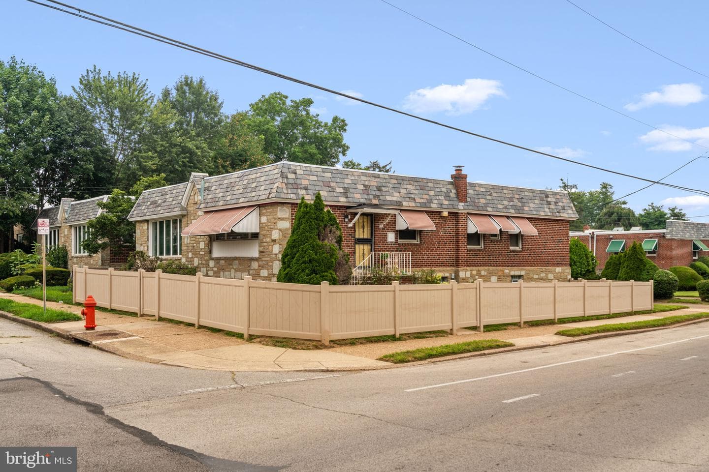 1000 E Durham Street photo 2