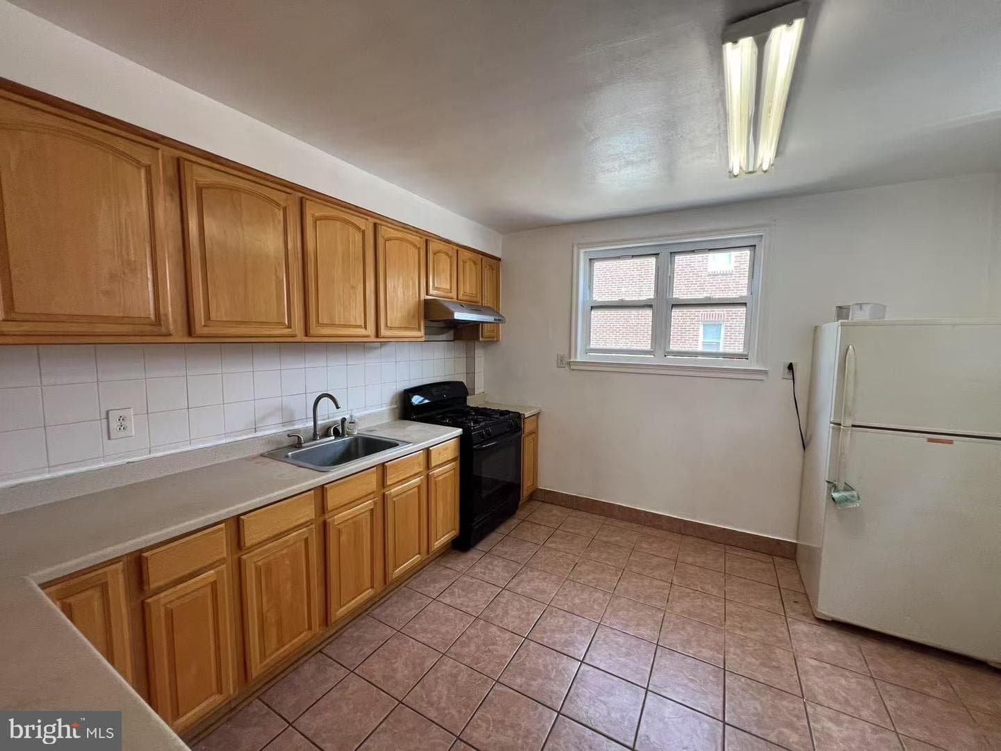 1535 Hellerman Street photo 5